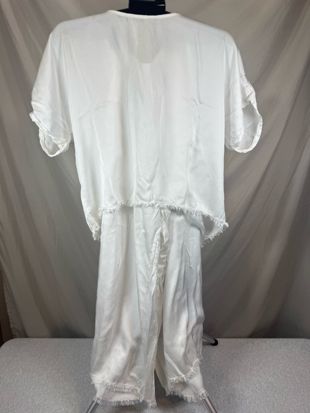 Free for Humanity Silky Lounge Set 🤍 (Top + Pants) M/L